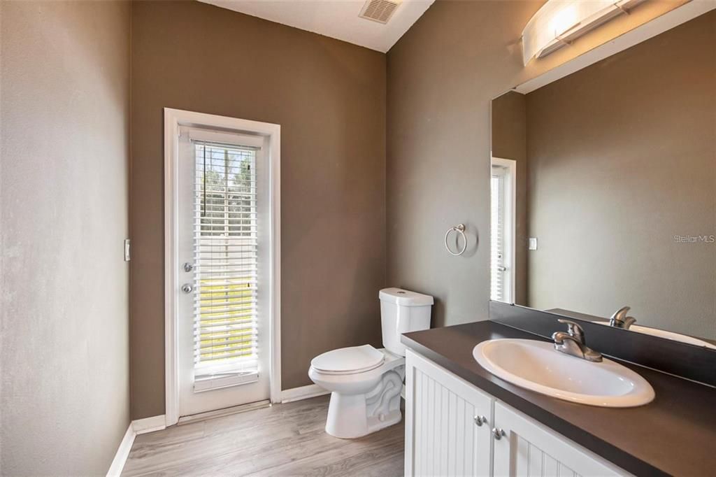 For Rent: $2,595 (4 beds, 2 baths, 2460 Square Feet)