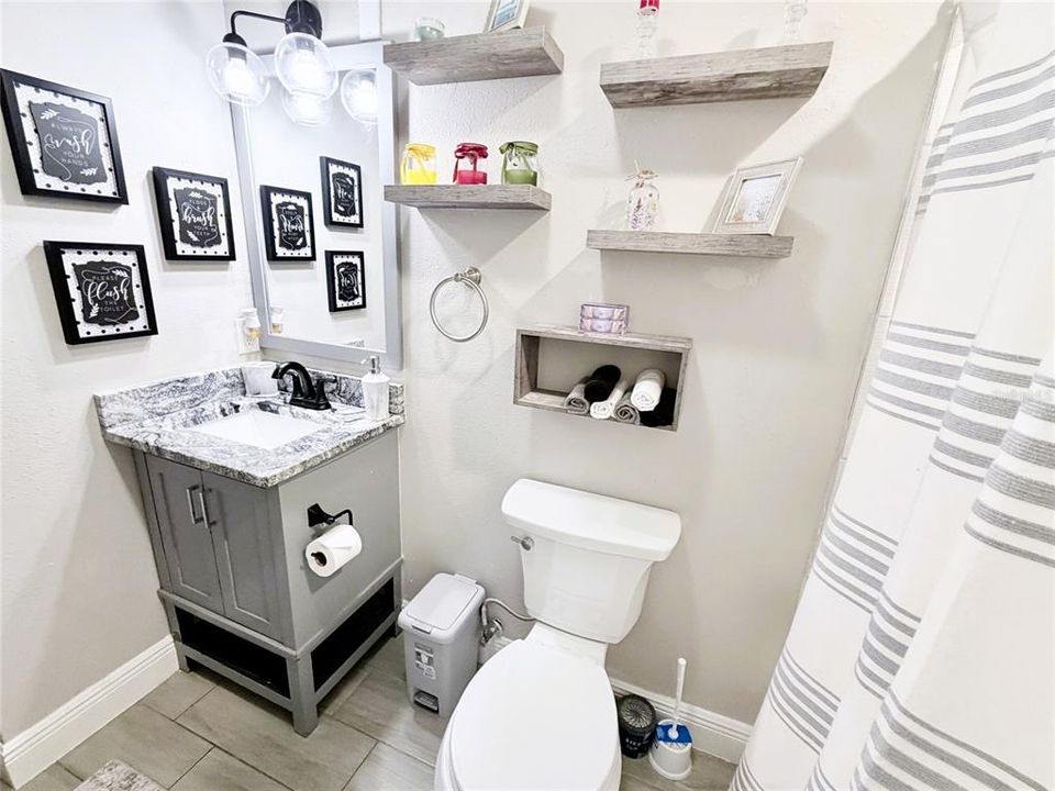 For Rent: $5,000 (2 beds, 2 baths, 1050 Square Feet)