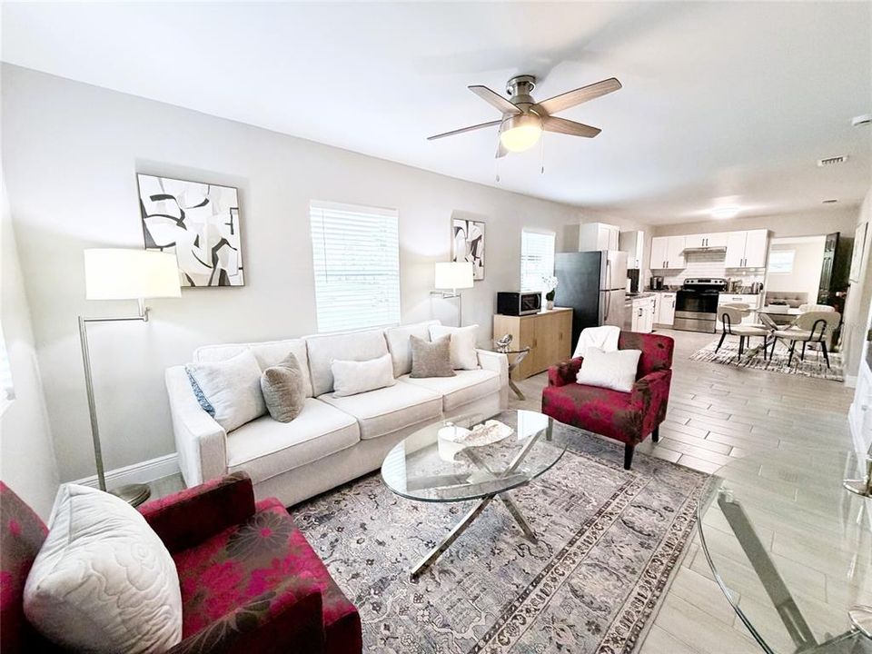 For Rent: $5,000 (2 beds, 2 baths, 1050 Square Feet)