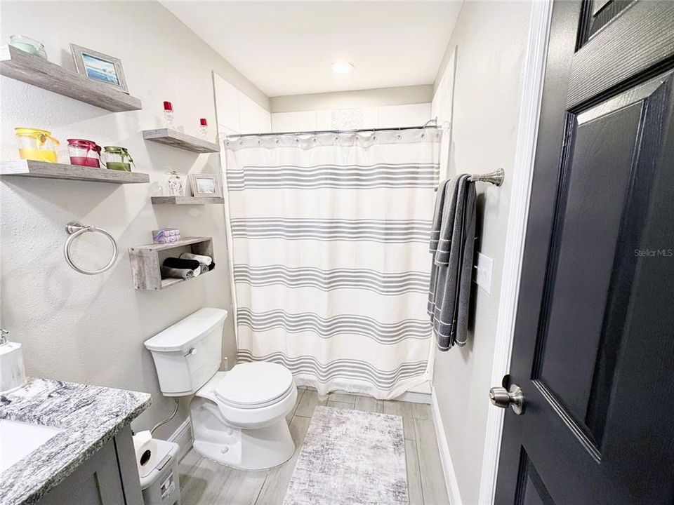 For Rent: $5,000 (2 beds, 2 baths, 1050 Square Feet)