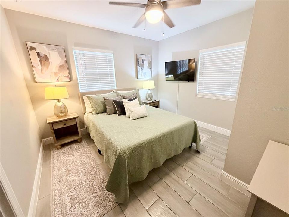 For Rent: $5,000 (2 beds, 2 baths, 1050 Square Feet)