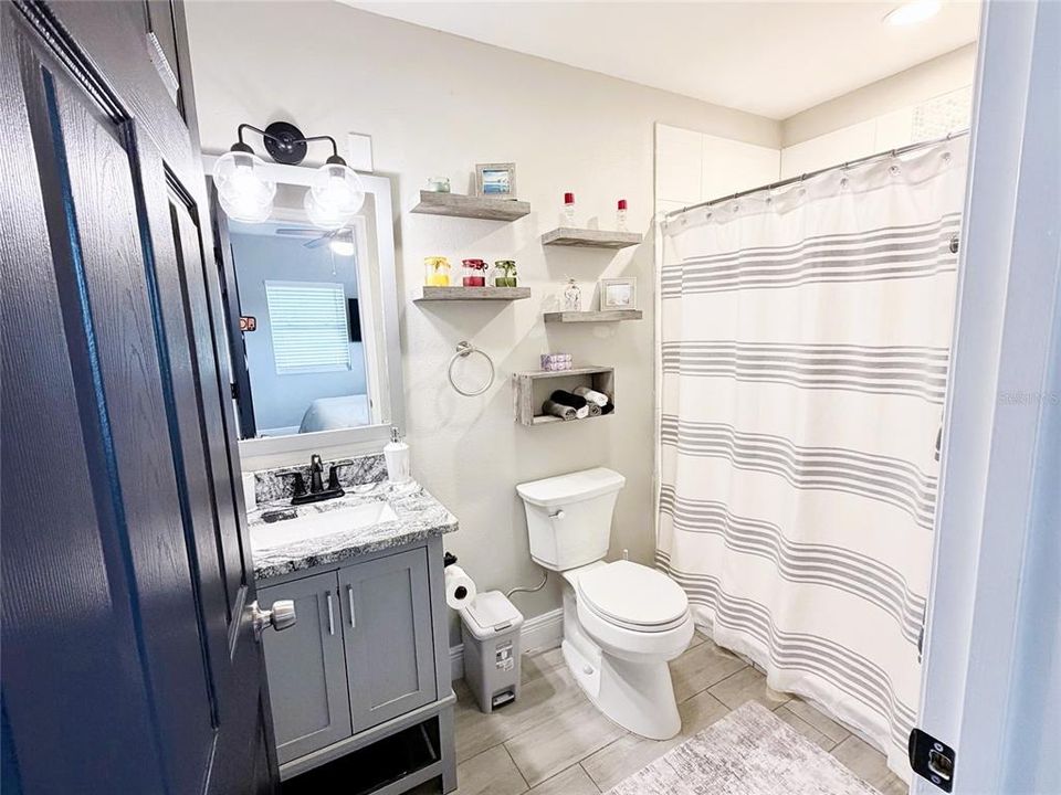 For Rent: $5,000 (2 beds, 2 baths, 1050 Square Feet)