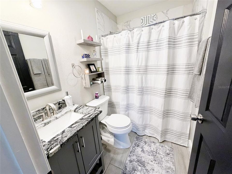 For Rent: $5,000 (2 beds, 2 baths, 1050 Square Feet)