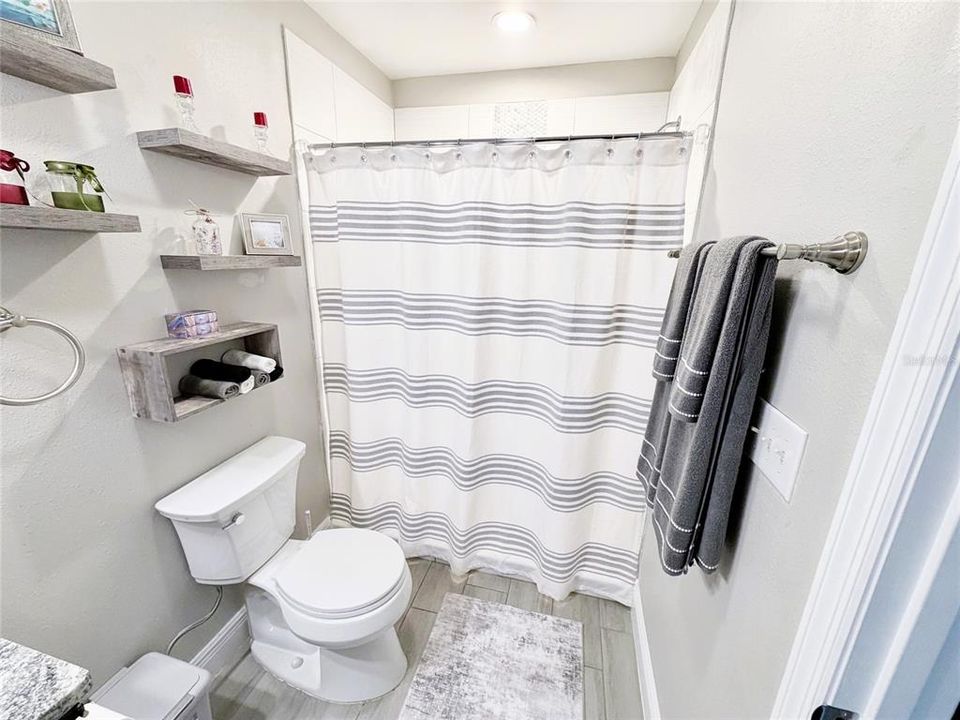 For Rent: $5,000 (2 beds, 2 baths, 1050 Square Feet)