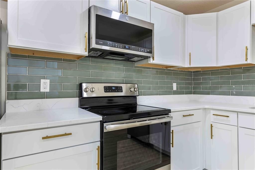 For Sale: $224,900 (3 beds, 1 baths, 1054 Square Feet)