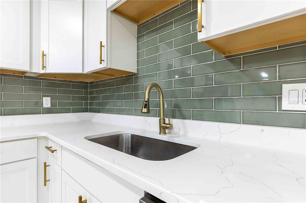For Sale: $224,900 (3 beds, 1 baths, 1054 Square Feet)
