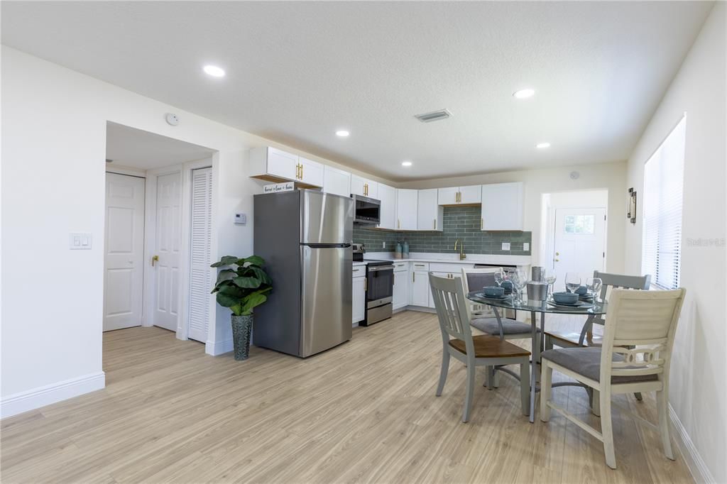 For Sale: $224,900 (3 beds, 1 baths, 1054 Square Feet)