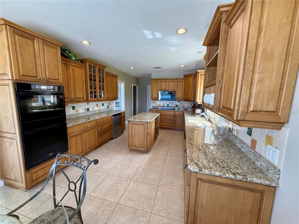 For Rent: $9,000 (3 beds, 3 baths, 3137 Square Feet)