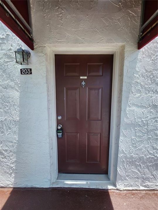 For Rent: $1,595 (2 beds, 1 baths, 1520 Square Feet)