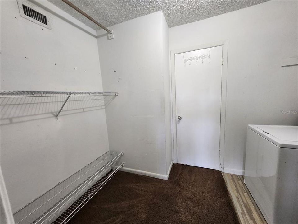 For Rent: $1,595 (2 beds, 1 baths, 1520 Square Feet)