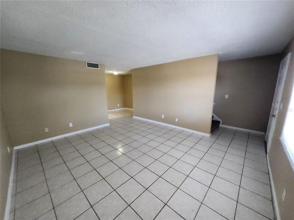 For Rent: $1,595 (2 beds, 1 baths, 1520 Square Feet)