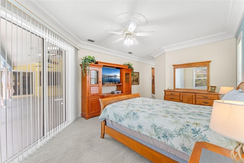 For Sale: $750,000 (4 beds, 3 baths, 3135 Square Feet)