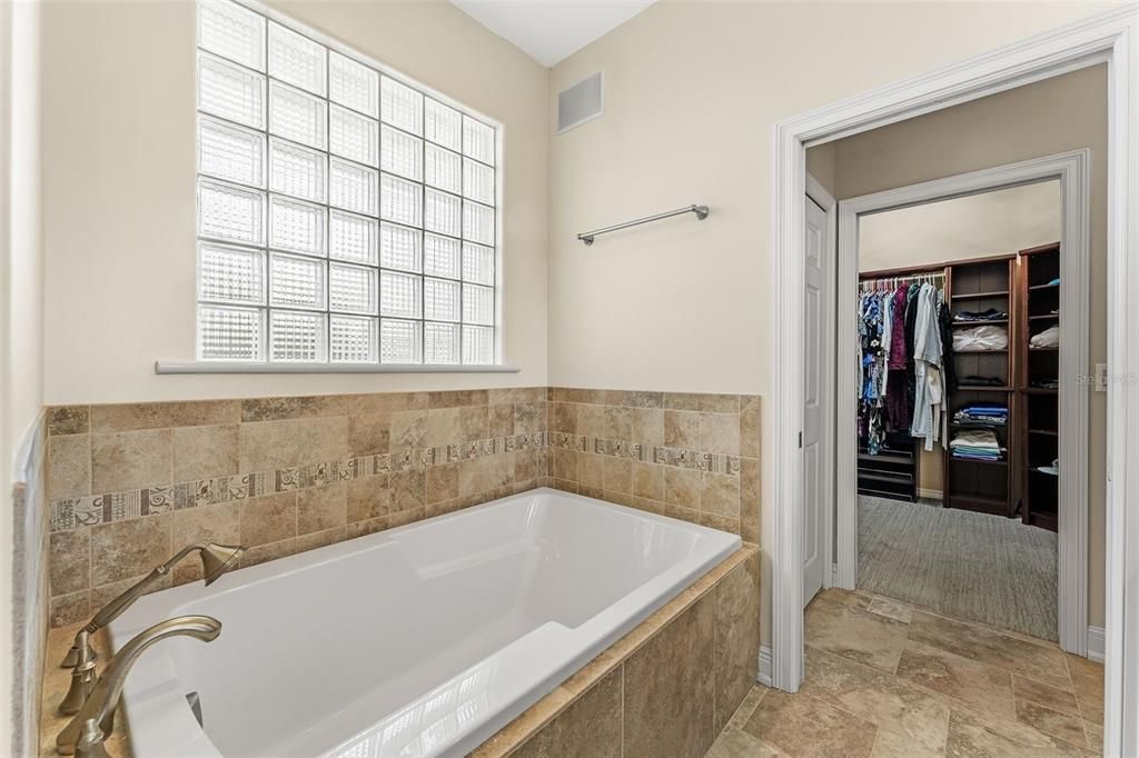 For Sale: $750,000 (4 beds, 3 baths, 3135 Square Feet)