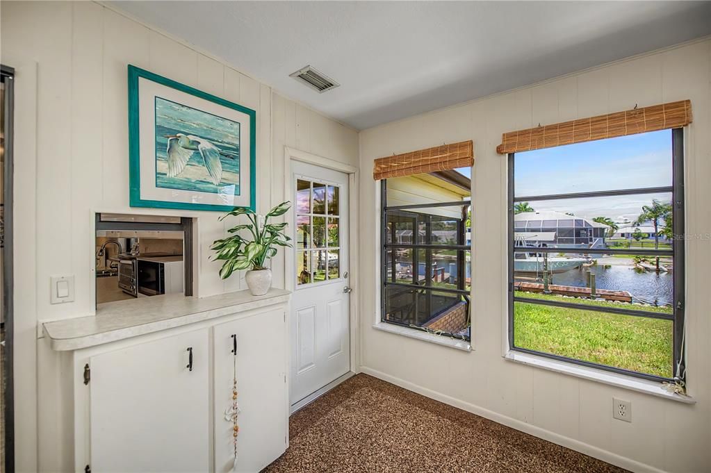 For Sale: $425,000 (3 beds, 2 baths, 1644 Square Feet)