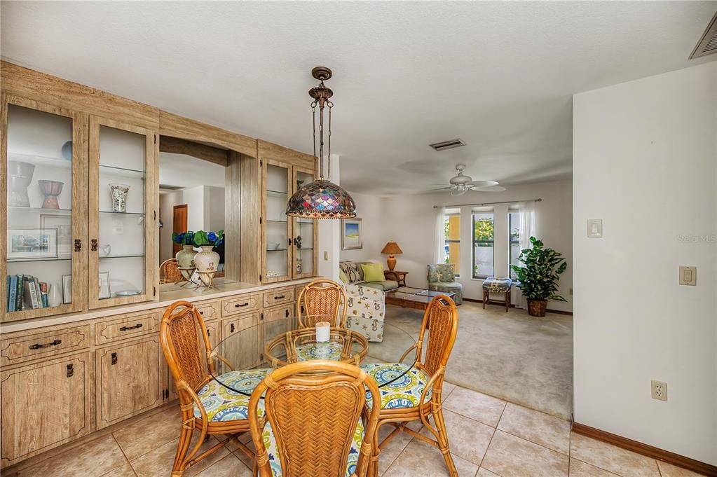 For Sale: $425,000 (3 beds, 2 baths, 1644 Square Feet)