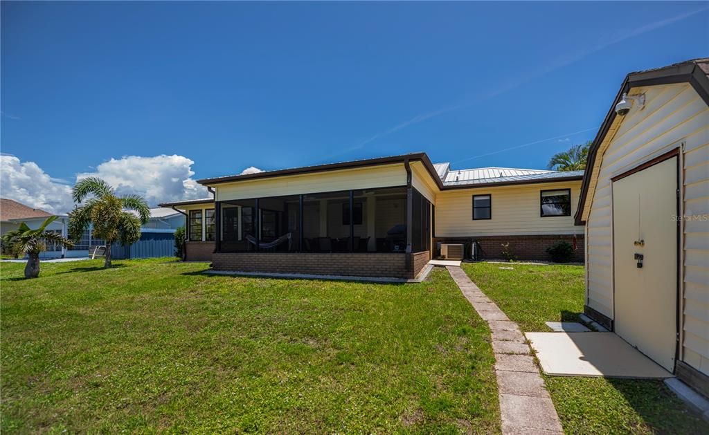For Sale: $425,000 (3 beds, 2 baths, 1644 Square Feet)