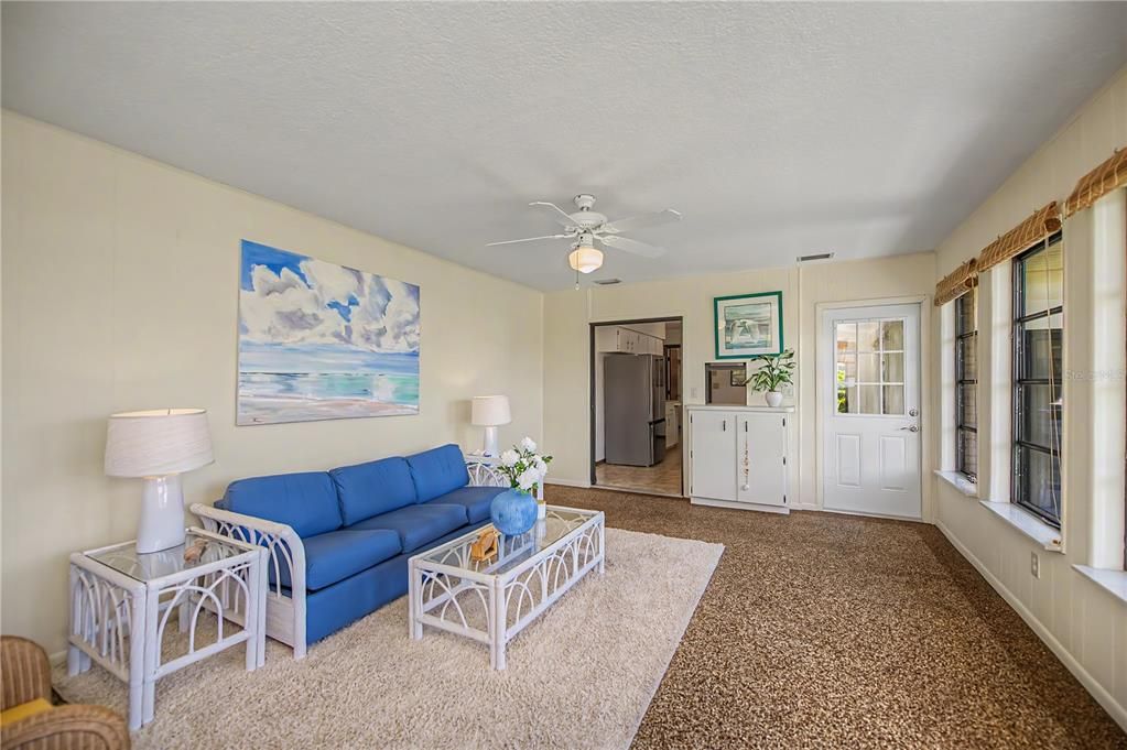 For Sale: $425,000 (3 beds, 2 baths, 1644 Square Feet)