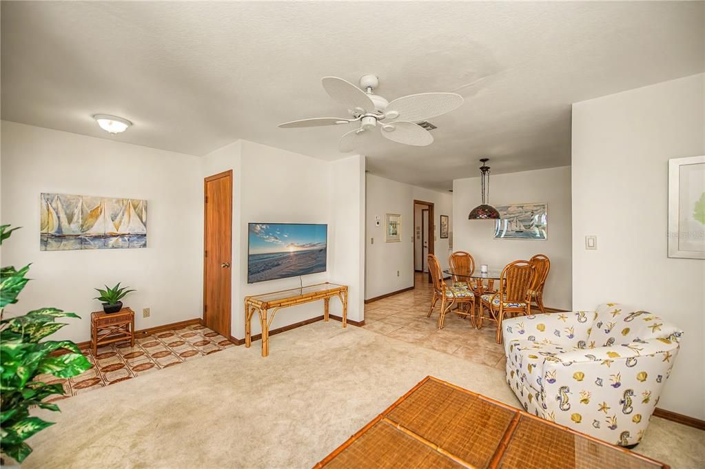 For Sale: $425,000 (3 beds, 2 baths, 1644 Square Feet)