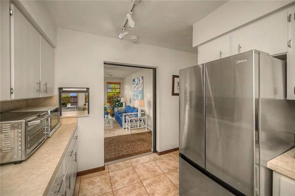 For Sale: $425,000 (3 beds, 2 baths, 1644 Square Feet)