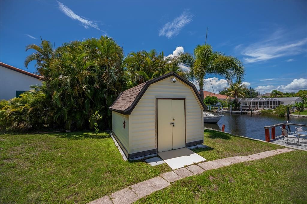 For Sale: $425,000 (3 beds, 2 baths, 1644 Square Feet)