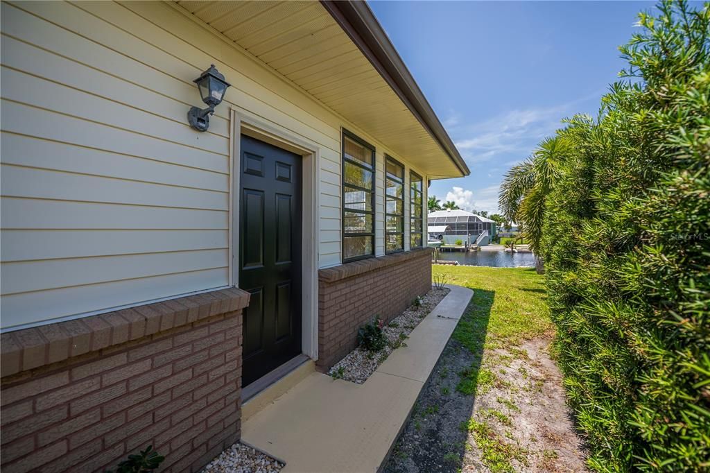 For Sale: $425,000 (3 beds, 2 baths, 1644 Square Feet)