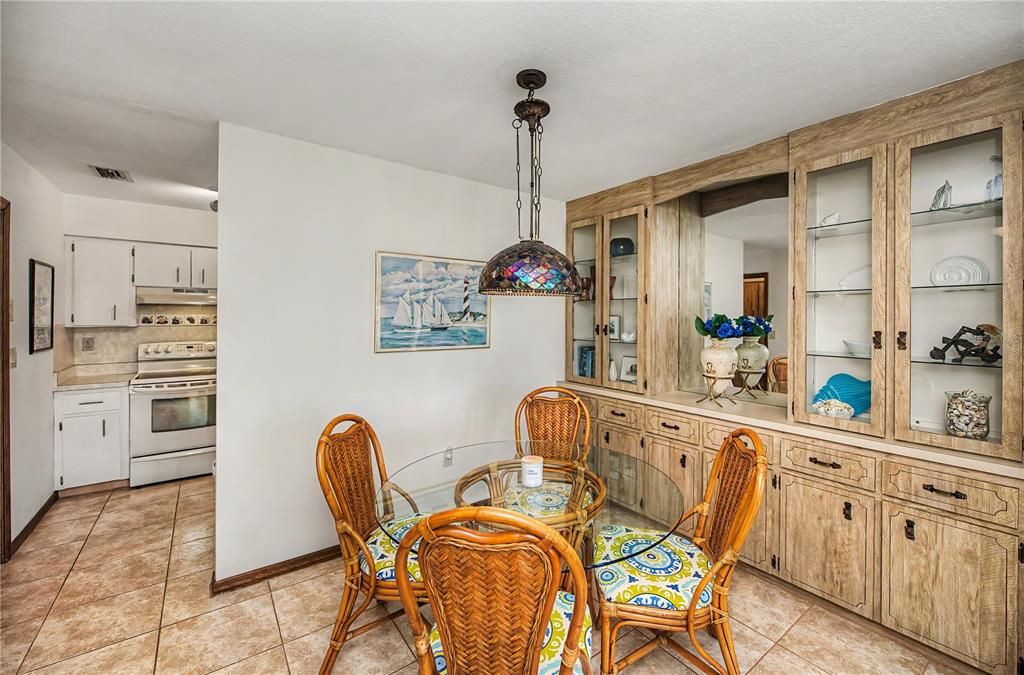 For Sale: $425,000 (3 beds, 2 baths, 1644 Square Feet)