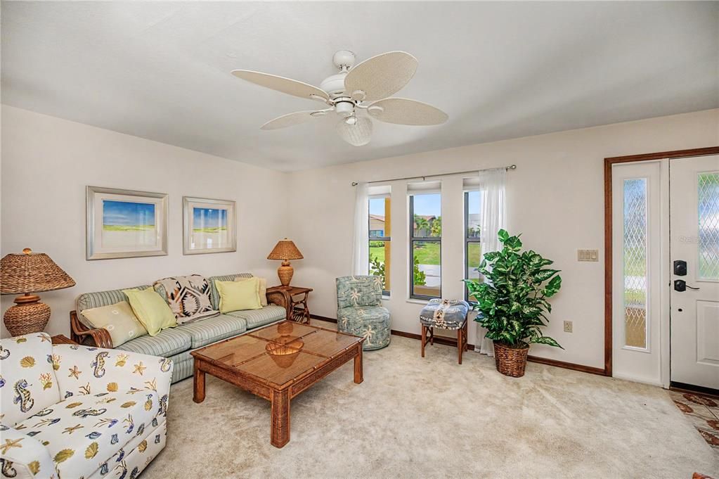 For Sale: $425,000 (3 beds, 2 baths, 1644 Square Feet)