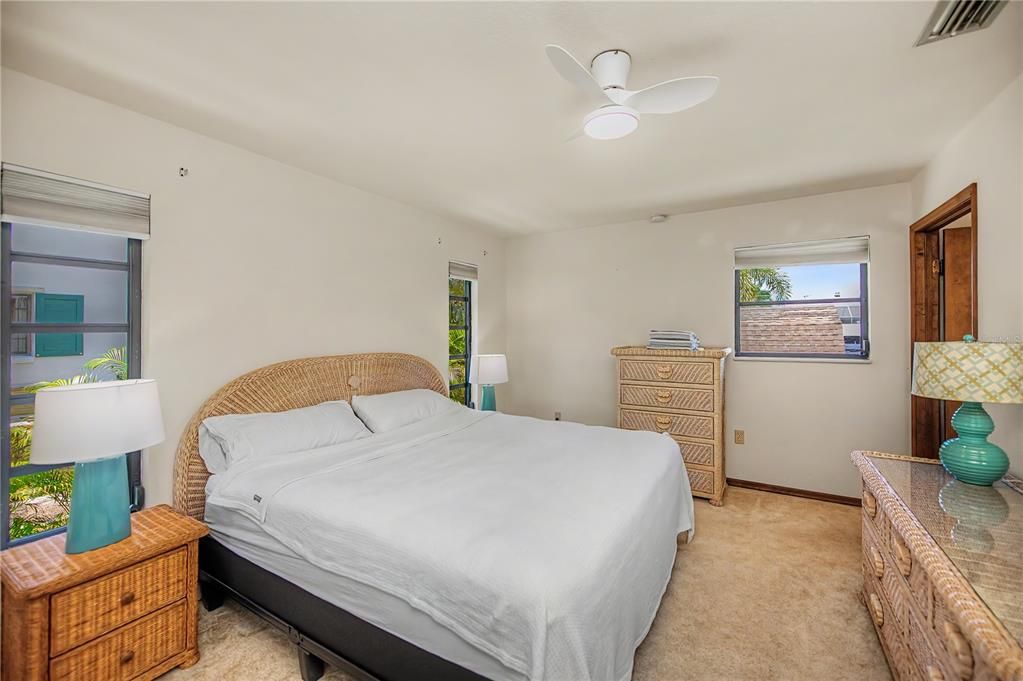 For Sale: $425,000 (3 beds, 2 baths, 1644 Square Feet)
