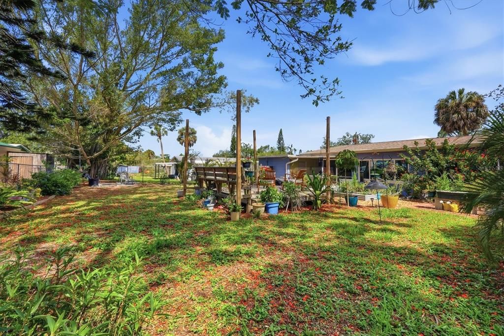 For Sale: $289,900 (3 beds, 2 baths, 1176 Square Feet)