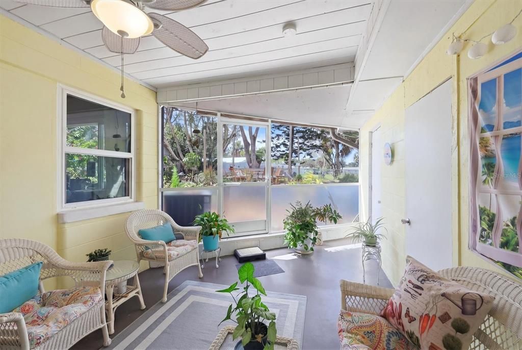 For Sale: $289,900 (3 beds, 2 baths, 1176 Square Feet)