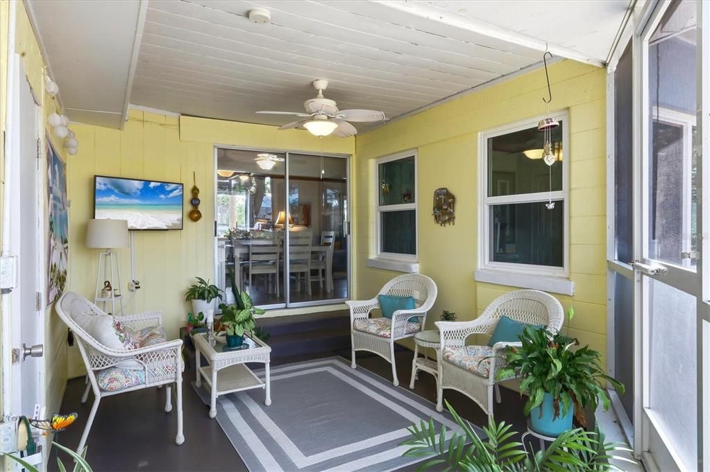 For Sale: $289,900 (3 beds, 2 baths, 1176 Square Feet)