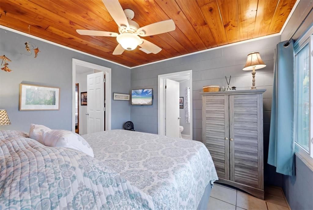 For Sale: $289,900 (3 beds, 2 baths, 1176 Square Feet)