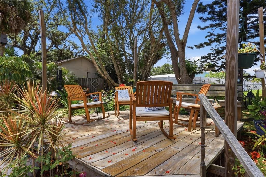 For Sale: $289,900 (3 beds, 2 baths, 1176 Square Feet)