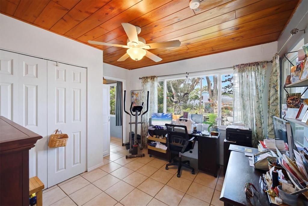 For Sale: $289,900 (3 beds, 2 baths, 1176 Square Feet)