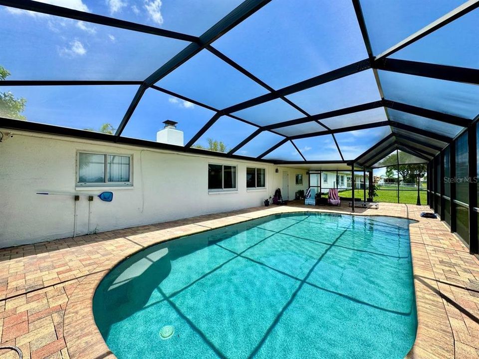 En Renta: $3,000 (3 camas, 2 baños, 1994 Pies cuadrados)