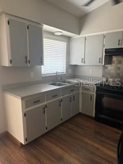 For Sale: $249,900 (3 beds, 2 baths, 1294 Square Feet)