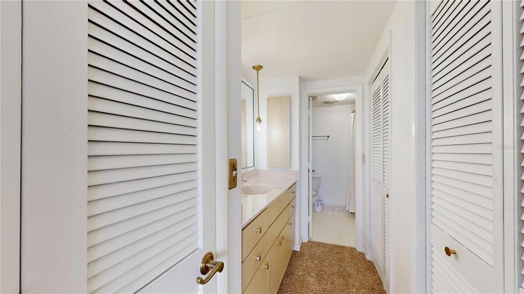 For Sale: $595,000 (2 beds, 2 baths, 1269 Square Feet)
