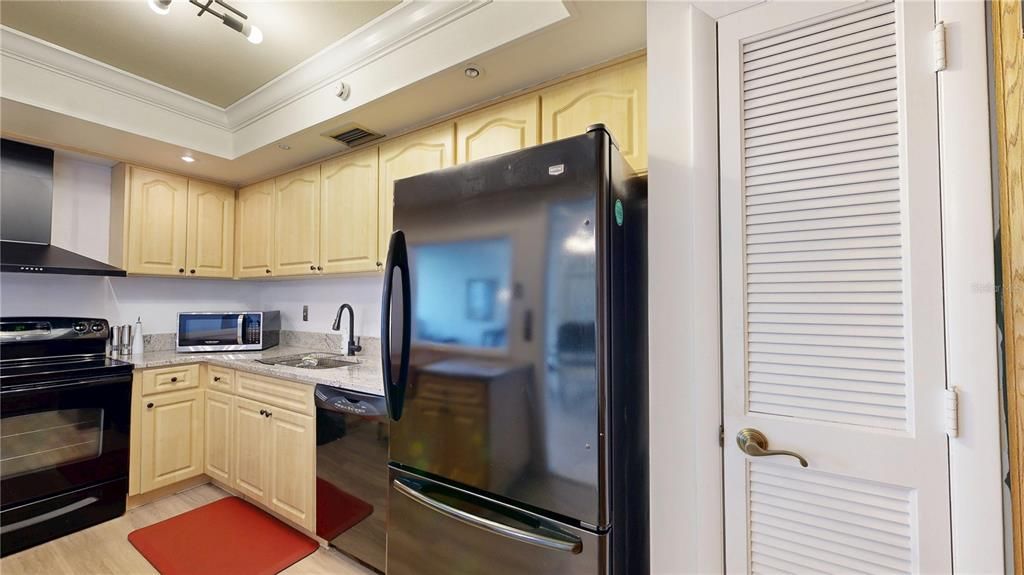 For Sale: $595,000 (2 beds, 2 baths, 1269 Square Feet)