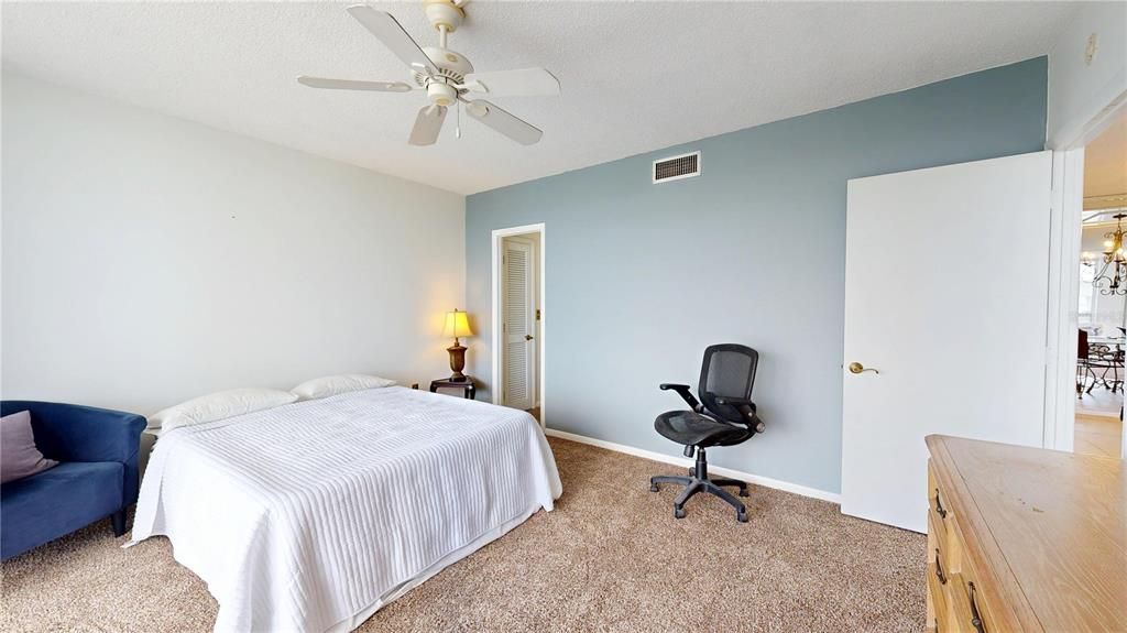For Sale: $595,000 (2 beds, 2 baths, 1269 Square Feet)
