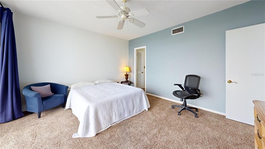 For Sale: $595,000 (2 beds, 2 baths, 1269 Square Feet)