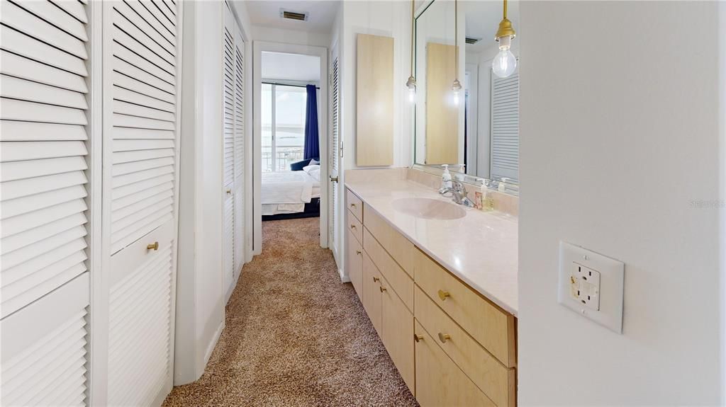 For Sale: $595,000 (2 beds, 2 baths, 1269 Square Feet)