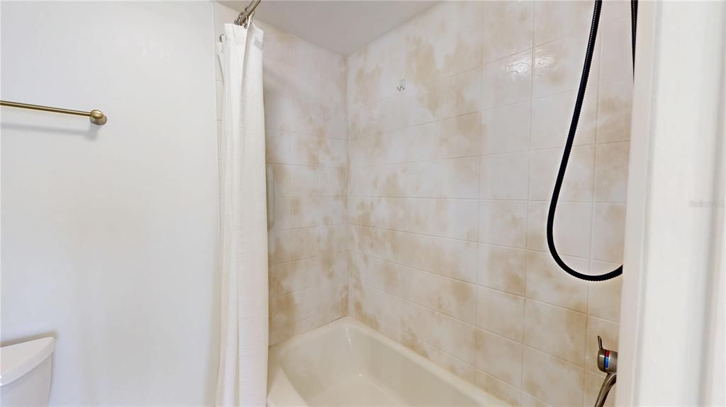 For Sale: $595,000 (2 beds, 2 baths, 1269 Square Feet)