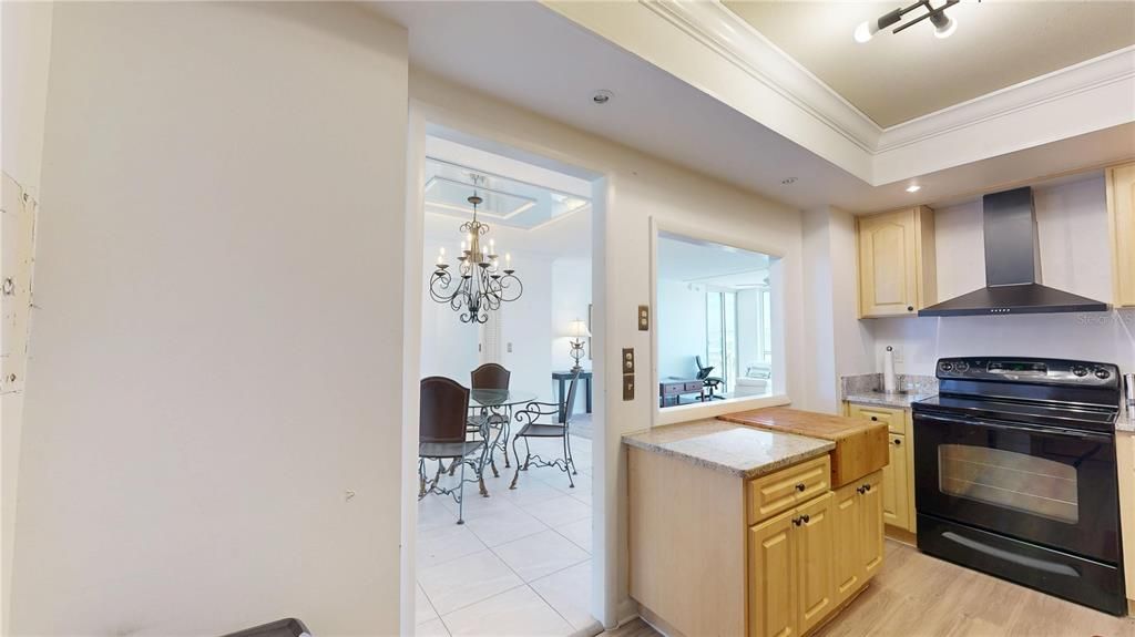 For Sale: $595,000 (2 beds, 2 baths, 1269 Square Feet)