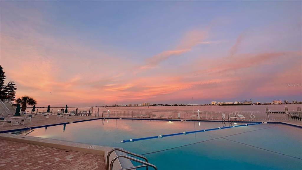 For Sale: $595,000 (2 beds, 2 baths, 1269 Square Feet)
