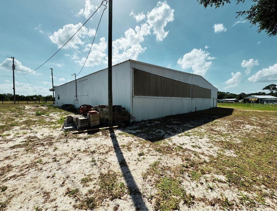 En Venta: $559,900 (2 camas, 2 baños, 2400 Pies cuadrados)