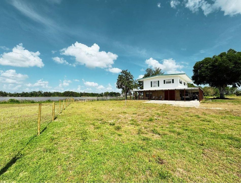 En Venta: $559,900 (2 camas, 2 baños, 2400 Pies cuadrados)