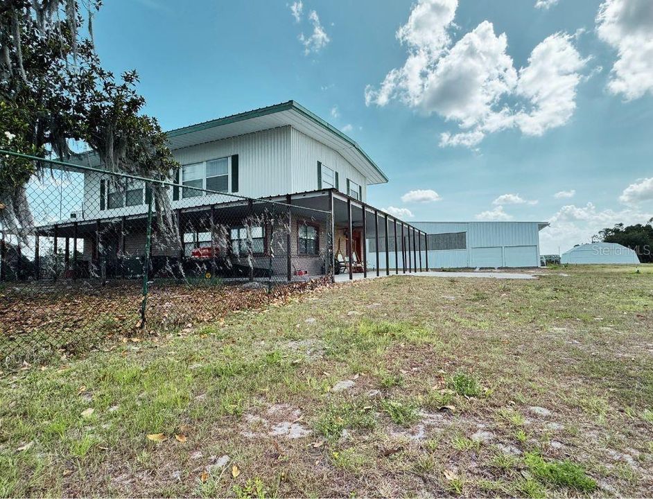 En Venta: $559,900 (2 camas, 2 baños, 2400 Pies cuadrados)