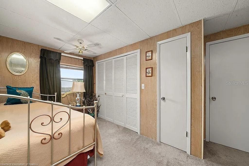 En Venta: $559,900 (2 camas, 2 baños, 2400 Pies cuadrados)