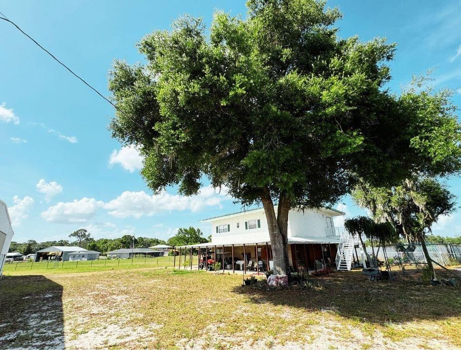 En Venta: $559,900 (2 camas, 2 baños, 2400 Pies cuadrados)