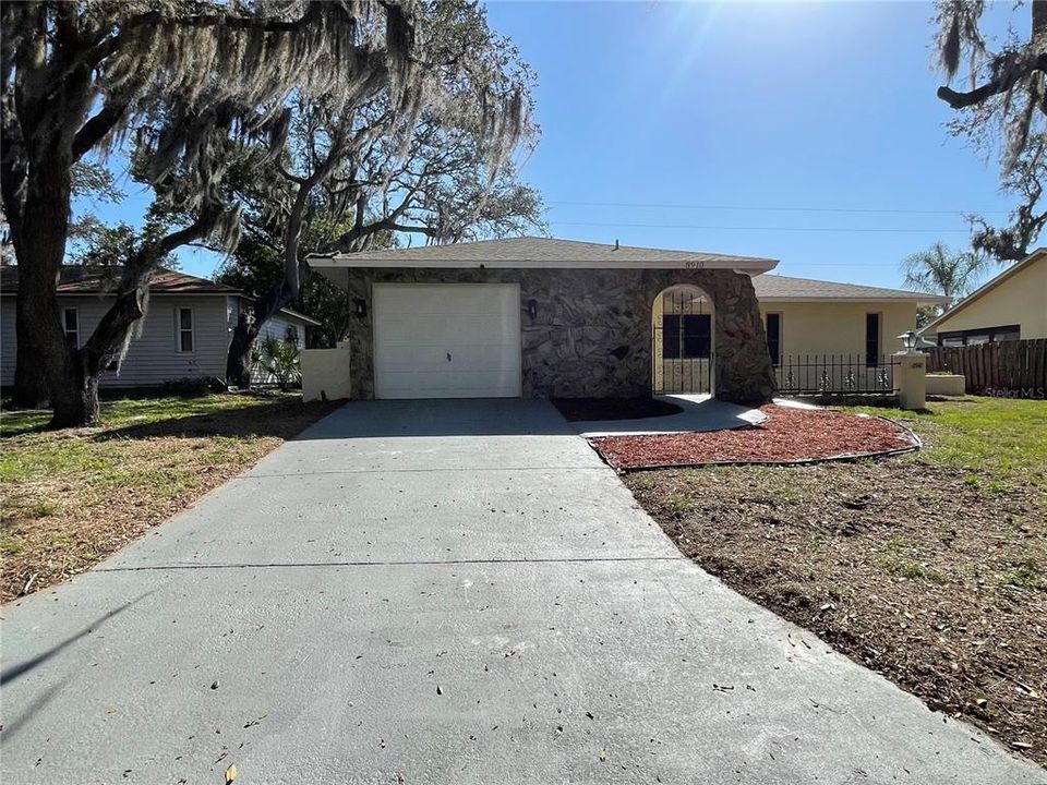 For Rent: $1,650 (2 beds, 2 baths, 1248 Square Feet)